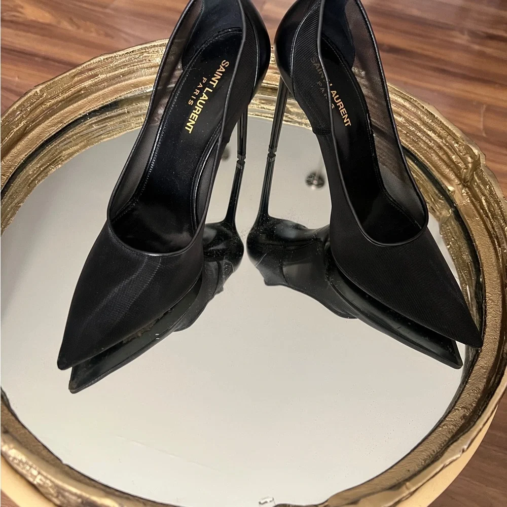 Saint Laurent Elegant Black Stiletto Heels - Picture 4 of 12